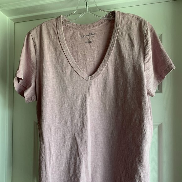 Light purple/pink v-neck tee - Picture 1 of 2
